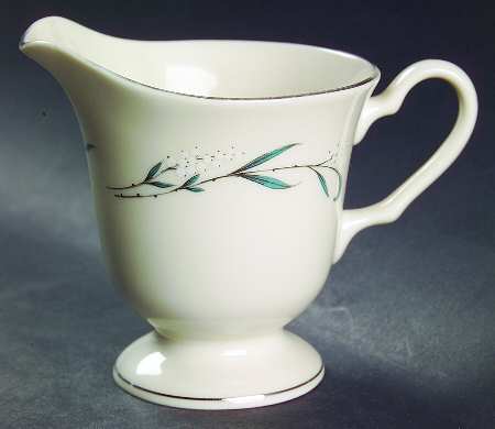 Snowberry Creamer