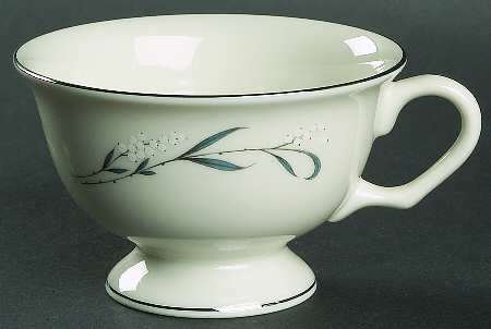 Snowberry Footed Cup