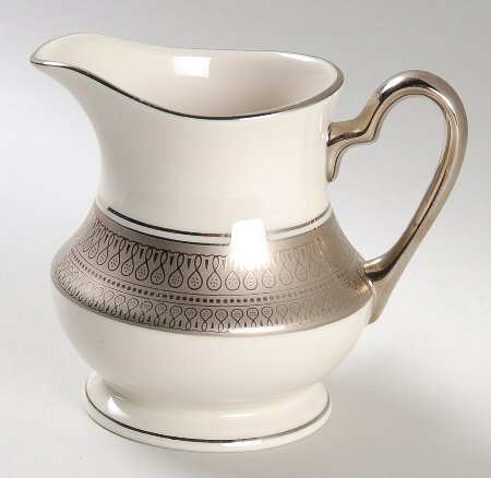 St Moritz (Ivory Background) Creamer