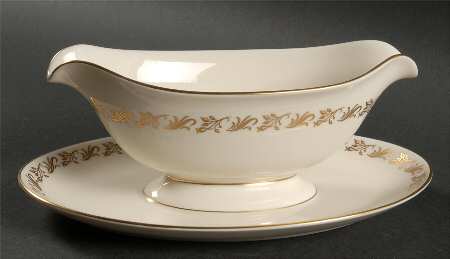 Sweetbrier Gravy Boat with Attached Underplate