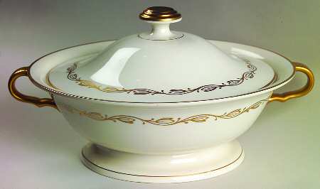 Symphony Green Round Covered Vegetable