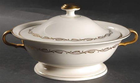 Symphony Ivory Round Covered Vegetable