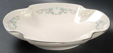 Tara 10" Scalloped Bowl