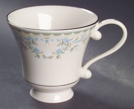 Tara Footed Cup