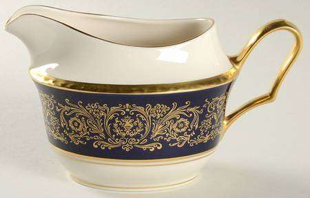 Tiara Royale Creamer