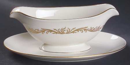 Victoria Gravy Boat with Attached Underplate