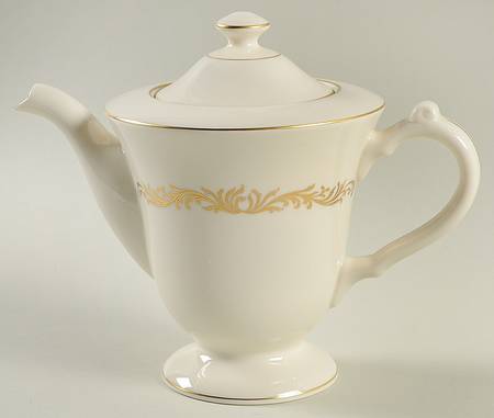 Victoria Tea/Coffee Pot & Lid