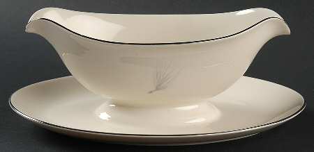 Whisper Gravy Boat with Attached Underplate
