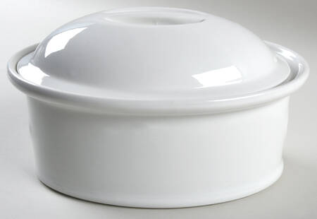 Culinaire White 9" Oval Covered Casserole
