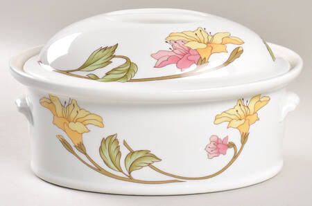 Les Volutes 1.75 Quart Oval Covered Casserole by Pillivuyt