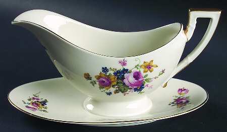 10649 Gravy Boat with Attached Underplate