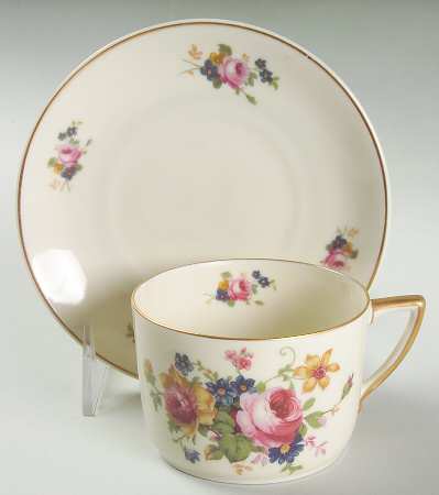 10649 Flat Cup & Saucer Set