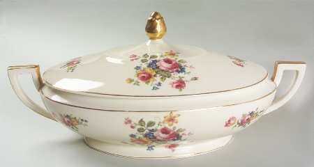 10649 Oval Covered Vegetable