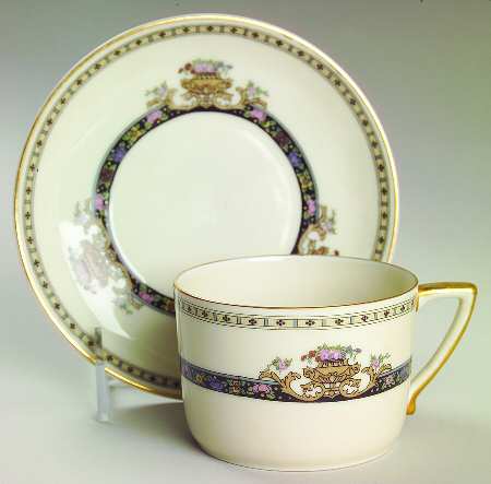 Aladdin Flat Cup & Saucer Set