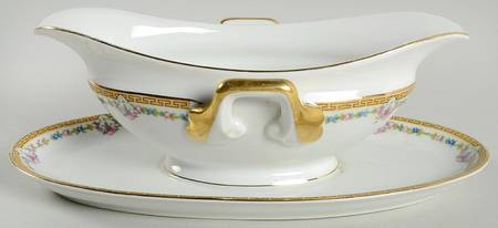 Carmen Gravy Boat with Attached Underplate