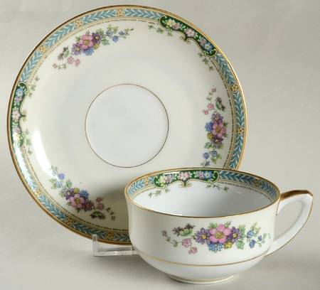 Marquita Flat Cup & Saucer Set
