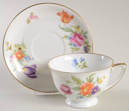 11281 Footed Cup & Saucer Set