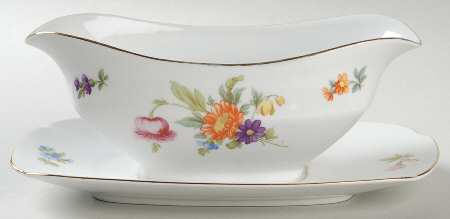 11281 Gravy Boat with Attached Underplate