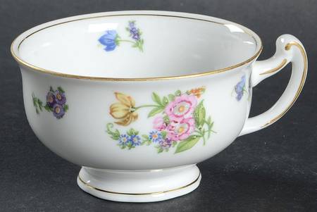 PIR4 Footed Cup