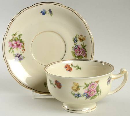 PIR4 Footed Cup & Saucer Set