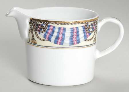 Promenade Creamer