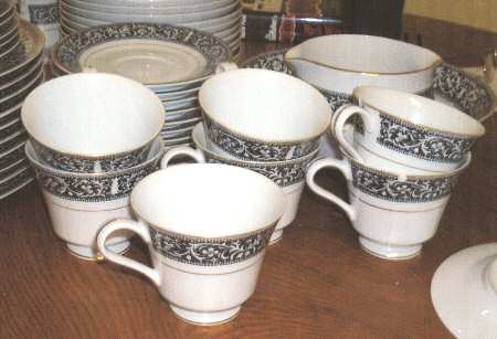 Ascot Footed Cup & Saucer Set