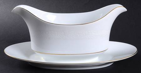 Windsor Gravy Boat with Attached Underplate