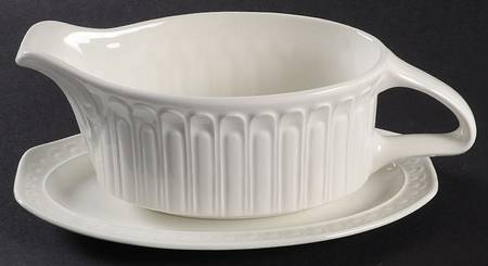 Acanthus Gravy Boat & Underplate