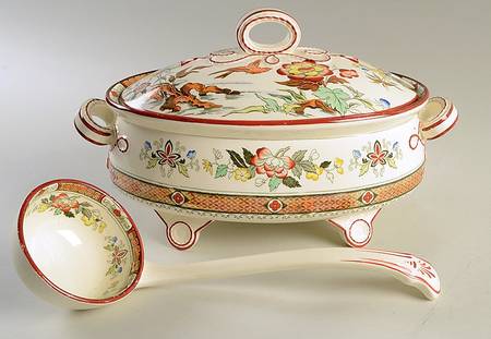 Hong Kong Tureen & Lid w/Ladle