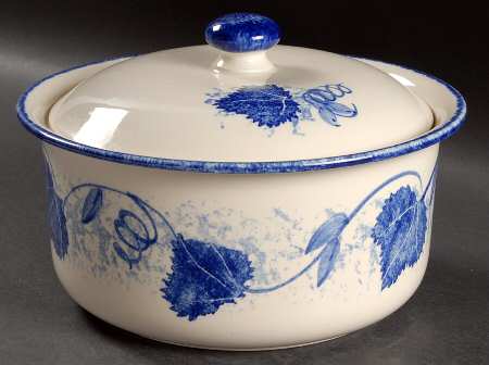 Blue Leaf 2.5 Qt Round Covered Casserole