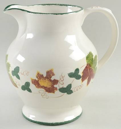 New England 87 Oz Pitcher