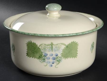 Vineyard 2.5 Qt Round Covered Casserole