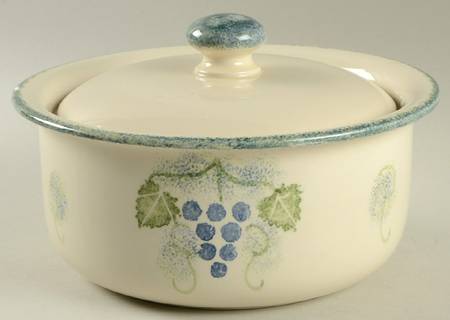 Vineyard 1.5 Qt Round Covered Casserole