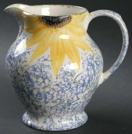 Vincent 87 Oz Pitcher