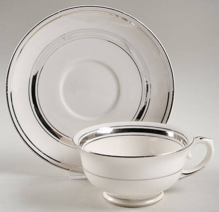 1071 Footed Cup & Saucer Set