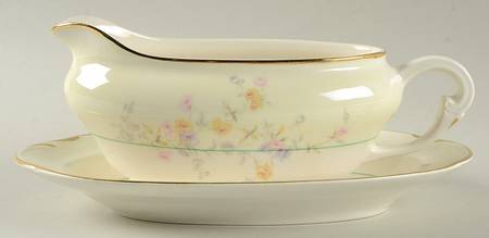 1126 Gravy Boat & Underplate/Relish