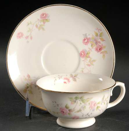 1163 Footed Cup & Saucer Set
