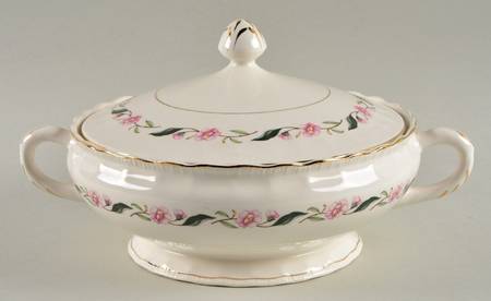 3204 Round Covered Vegetable