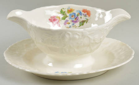 5061 Gravy Boat with Attached Underplate