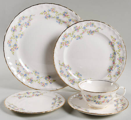 Blue Belle 5 Piece Place Setting