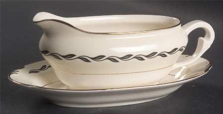 Black Laurel Gravy Boat & Underplate