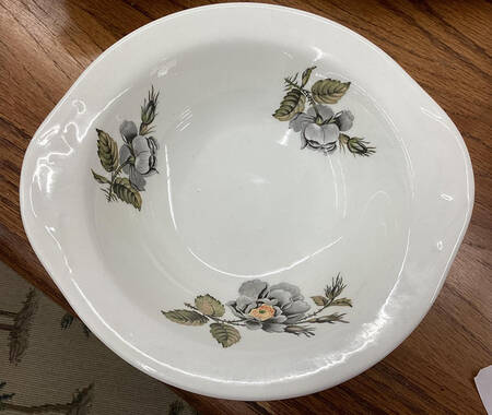 Black Rose Lugged Cereal Bowl