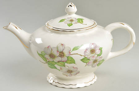 Dogwood (Shell Edge) Teapot & Lid