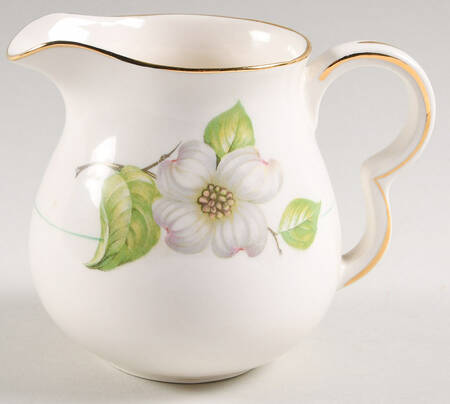 Dogwood (Smooth Edge) 16 Oz Pitcher