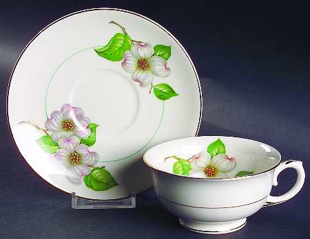 Dogwood (Smooth Edge) Footed Cup & Saucer Set