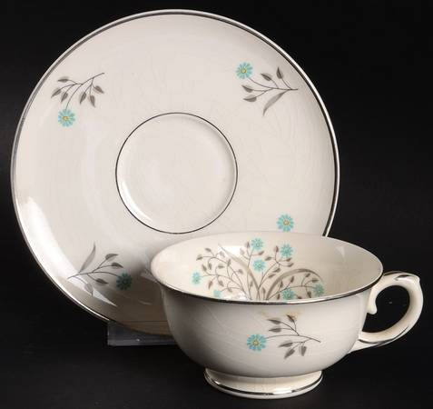 Elaine Footed Cup & Saucer Set