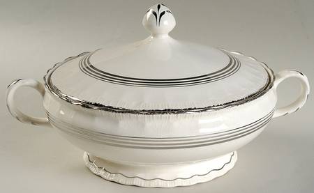 Estella Round Covered Vegetable