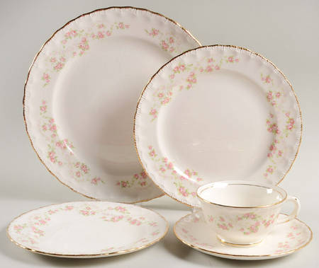 Florence (Scalloped Edge) 5 Piece Place Setting