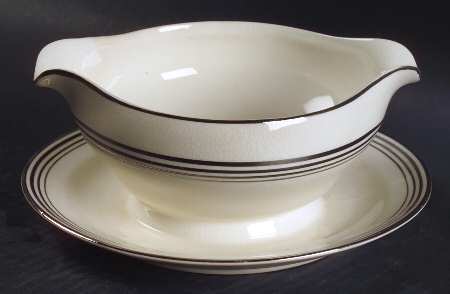 Franklin Gravy Boat with Attached Underplate