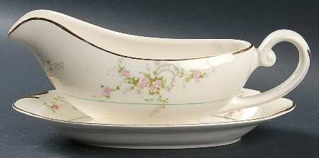 Gwendolyn Gravy Boat & Underplate